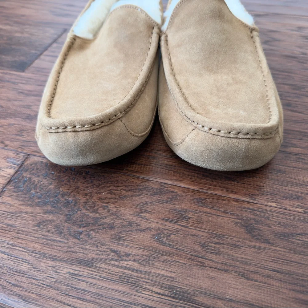 Men's UGG Ascot Slippers - Picture 4 of 9